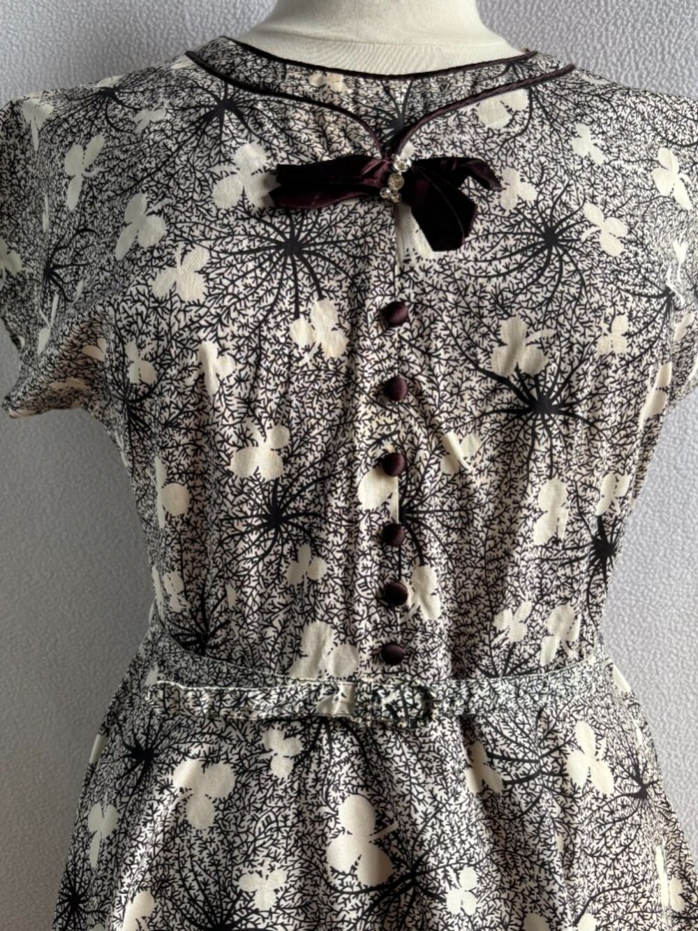 1950s Black Clover Print Cotton Fit & Flare Day Dress - Picture 9 of 15